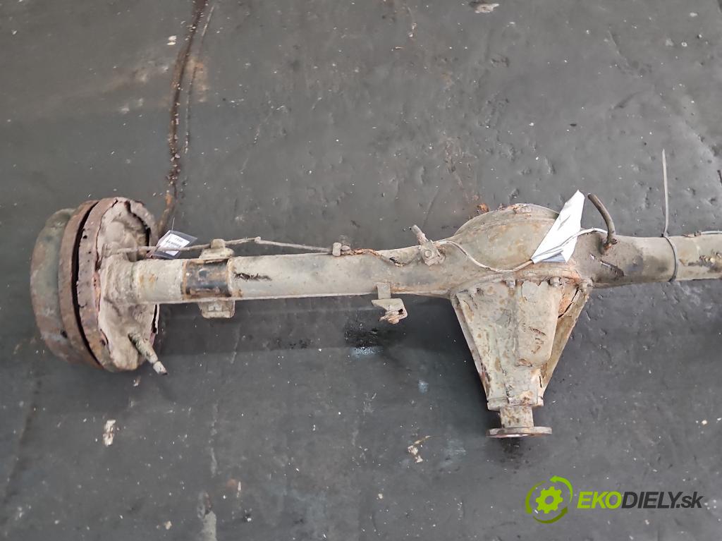 Nissan Serena 2.3d 75 HP manual 55 kW 2283 cm3 5- Most: zadní: