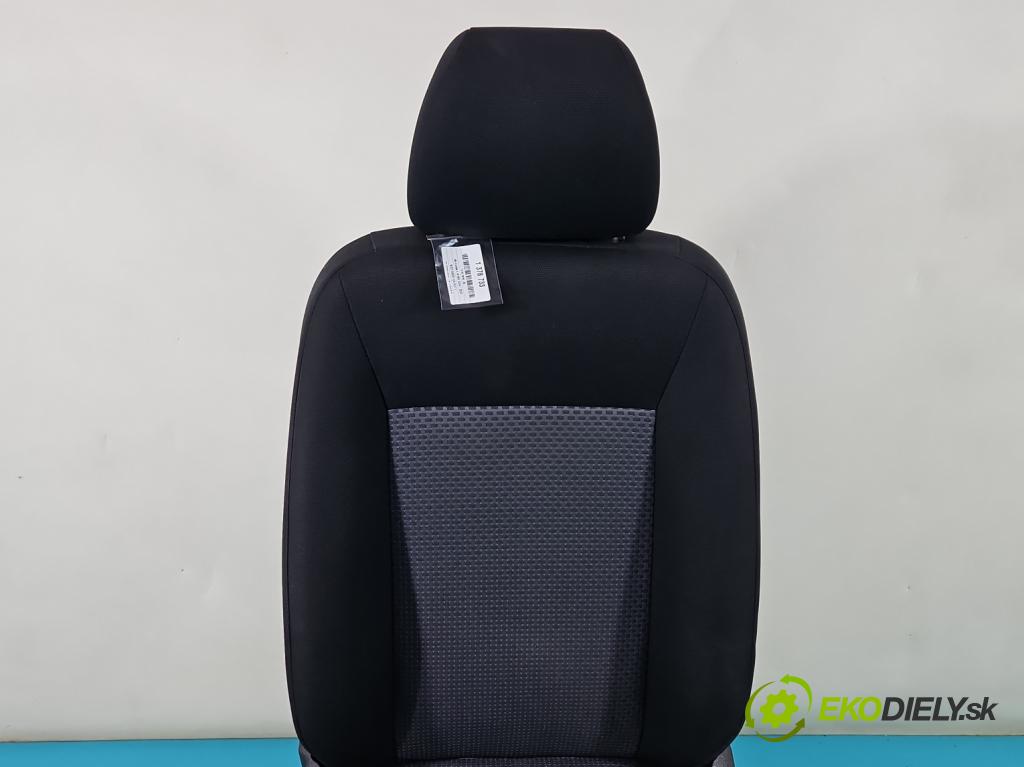 Mercedes A W169 2004-2012 1.5 95 HP manual 70 kW 1498 cm3 5- Sedačka ľavý  (Sedačky, sedadlá)