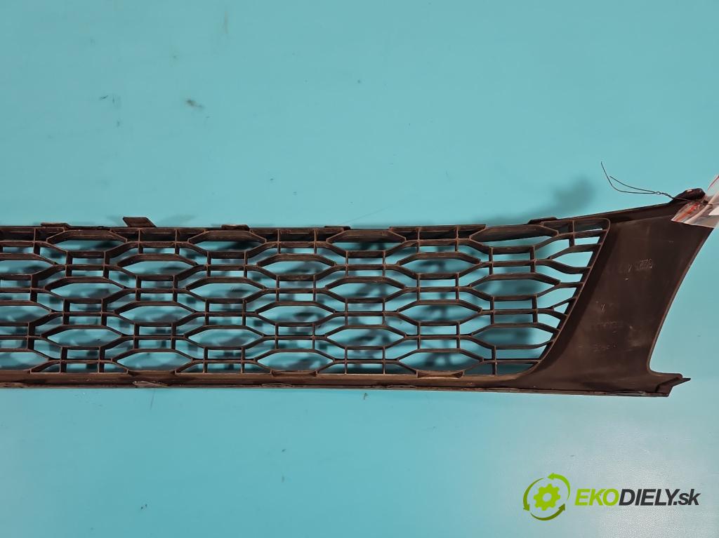 Dacia Sandero II 2012-2020 1.0 12V SCe 73 hp manual 54 kW 999 cm3 5- Zaślepka: mřížka: nárazníku medián: 622544275R