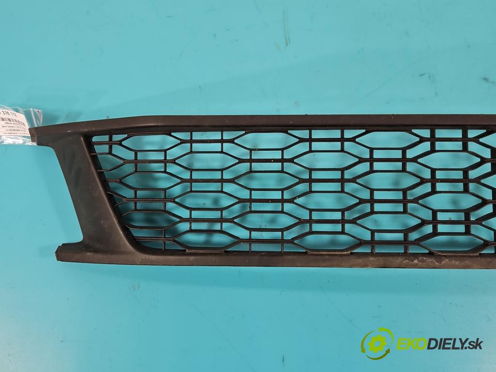 Dacia Sandero II 2012-2020 1.0 12V SCe 73 hp manual 54 kW 999 cm3 5- Zaślepka: mřížka: nárazníku medián: 622544275R