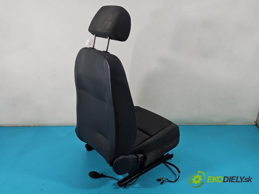 Vw Golf plus 1.9 tdi 105 HP manual 77 kW 1896 cm3 5- Sedačka ľavý  (Sedačky, sedadlá)