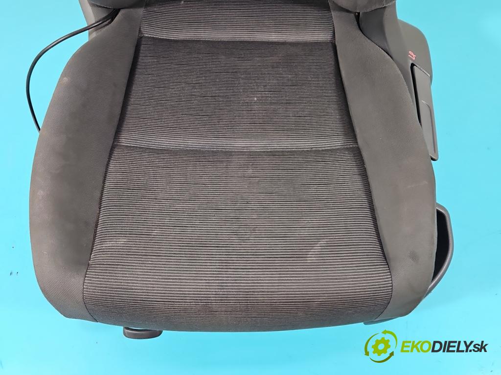 Vw Golf plus 1.9 tdi 105 HP manual 77 kW 1896 cm3 5- Sedačka ľavý  (Sedačky, sedadlá)