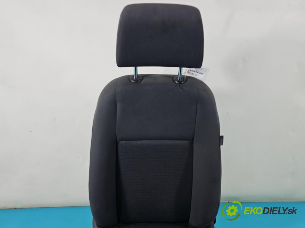 Vw Golf plus 1.9 tdi 105 HP manual 77 kW 1896 cm3 5- Sedačka ľavý  (Sedačky, sedadlá)