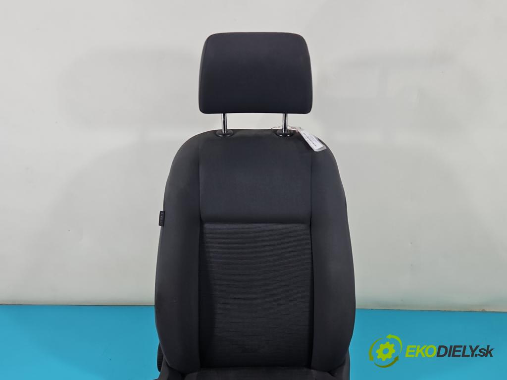 Vw Golf plus 1.9 tdi 105 HP manual 77 kW 1896 cm3 5- Sedačka pravý  (Sedačky, sedadlá)