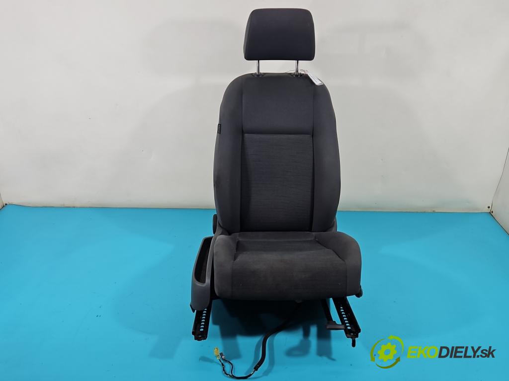 Vw Golf plus 1.9 tdi 105 HP manual 77 kW 1896 cm3 5- Sedačka pravý  (Sedačky, sedadlá)
