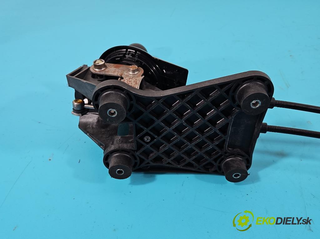 Citroen C4 I 2004-2011 1.6 16V 109 HP manual 80 kW 1587 cm3 3- Páka: Změny: stupeň,rýchlosť 9655245980 (Rýchlostné páky / kulisy)