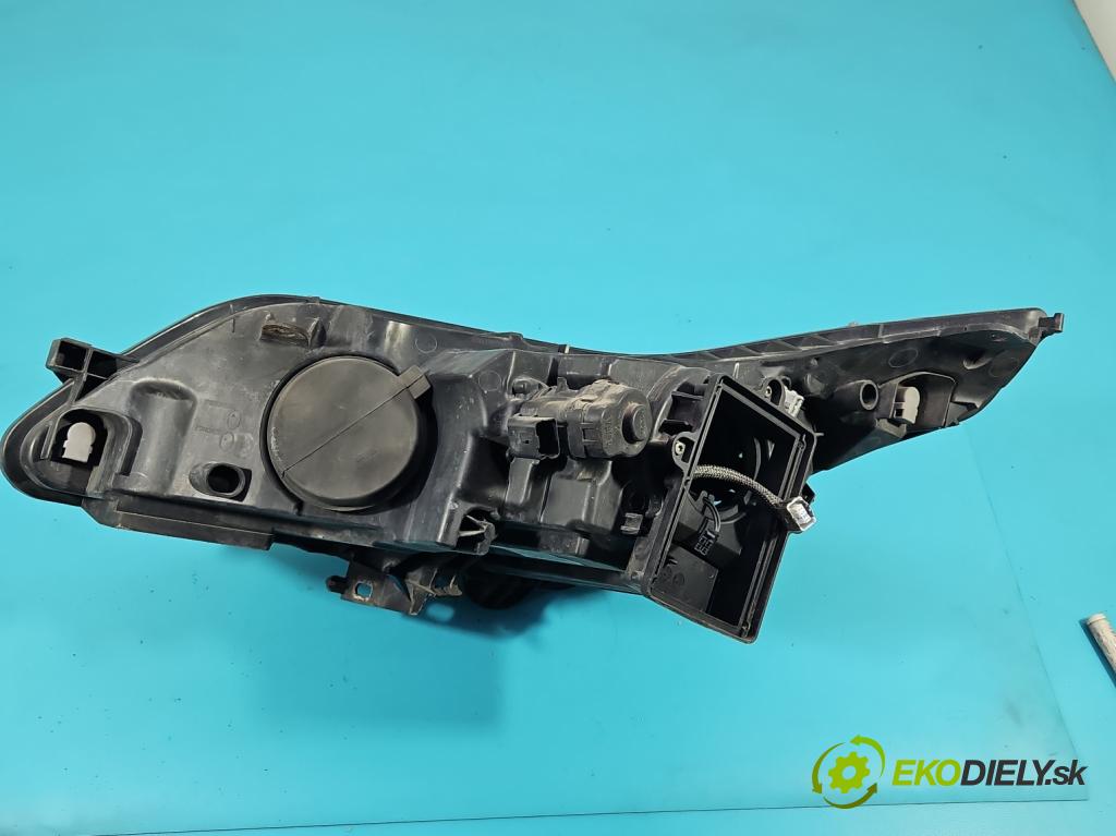 Citroen C4 I 2004-2011 1.6 16V 109 HP manual 80 kW 1587 cm3 3- Reflektor: pravý  (Pravé)