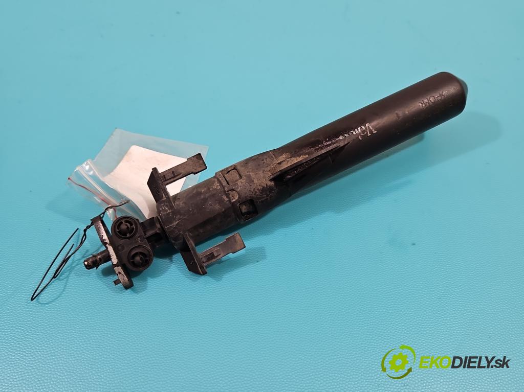 Citroen C4 I 2004-2011 1.6 16V 109 HP manual 80 kW 1587 cm3 3- ostrekovač reflektor: ľavý 89028244 (Motorček ostrekovačov)