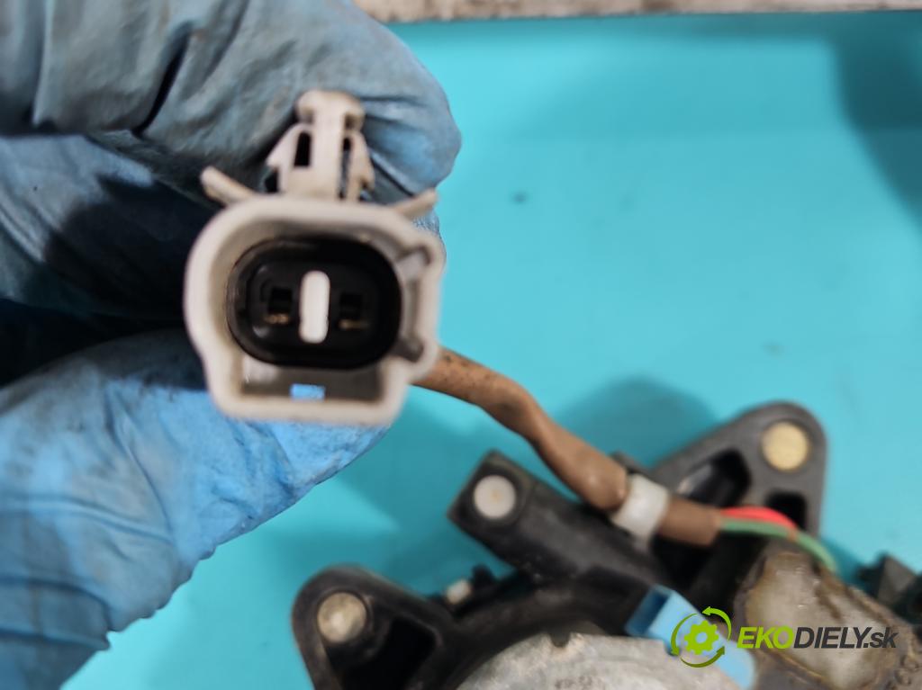 Toyota Rav4 I 1994-2000 2.0 16V 129 hp manual 95 kW 1998 cm3 5- mechanismus stahování přední pravý 85720-42010