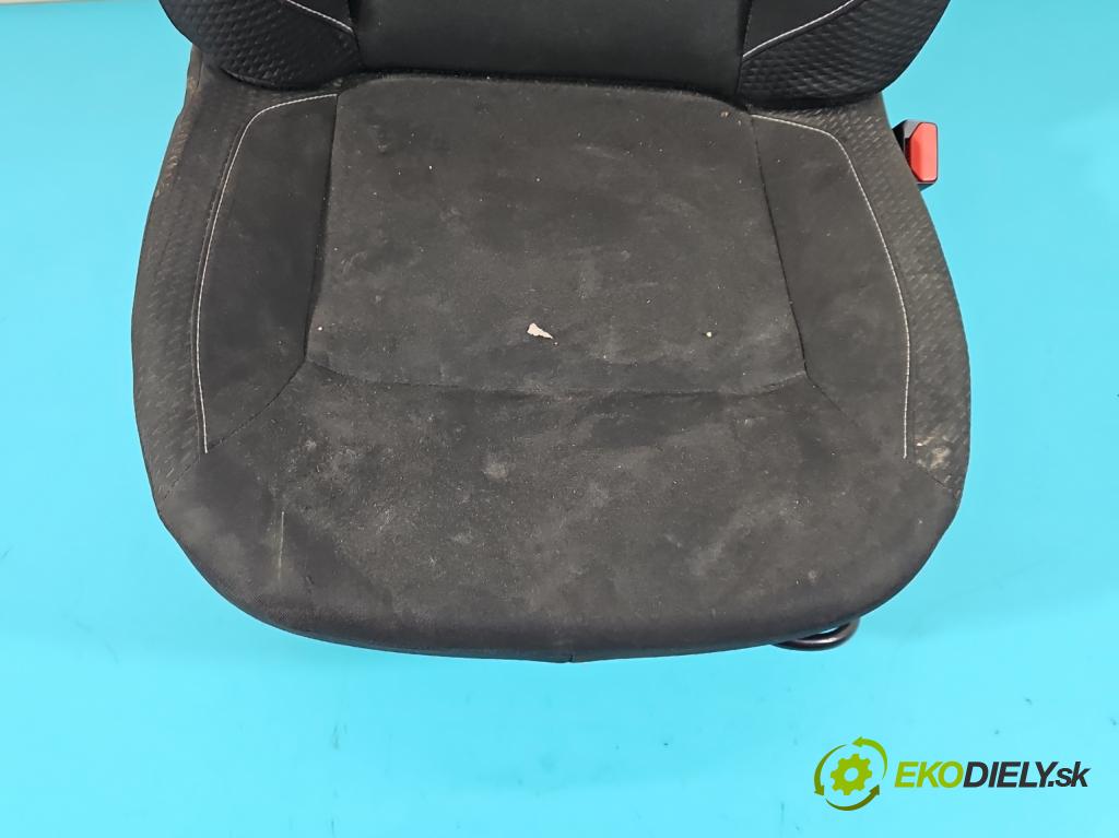 Dacia Sandero II 2012-2020 1.0 12V SCe: 73 HP manual 54 kW 999 cm3 5- Sedačka pravý  (Sedačky, sedadlá)