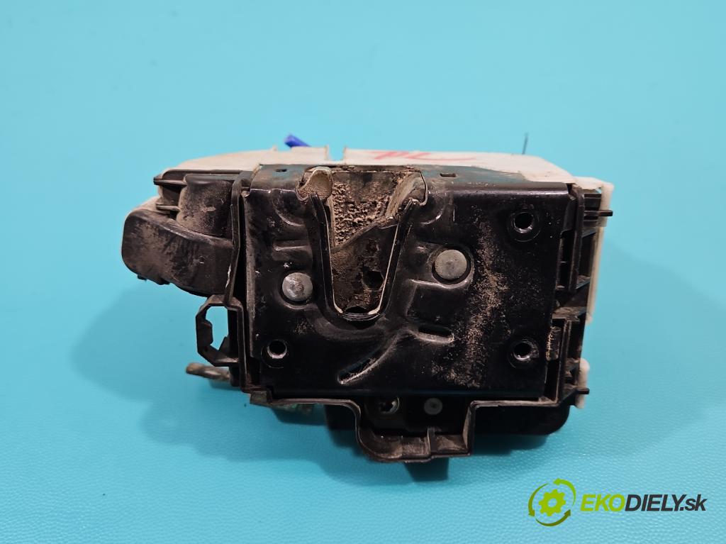 Vw Polo III 6N 1994-2001 1.4 mpi 60 hp manual 44 kW 1390 cm3 5- zámek přední levý