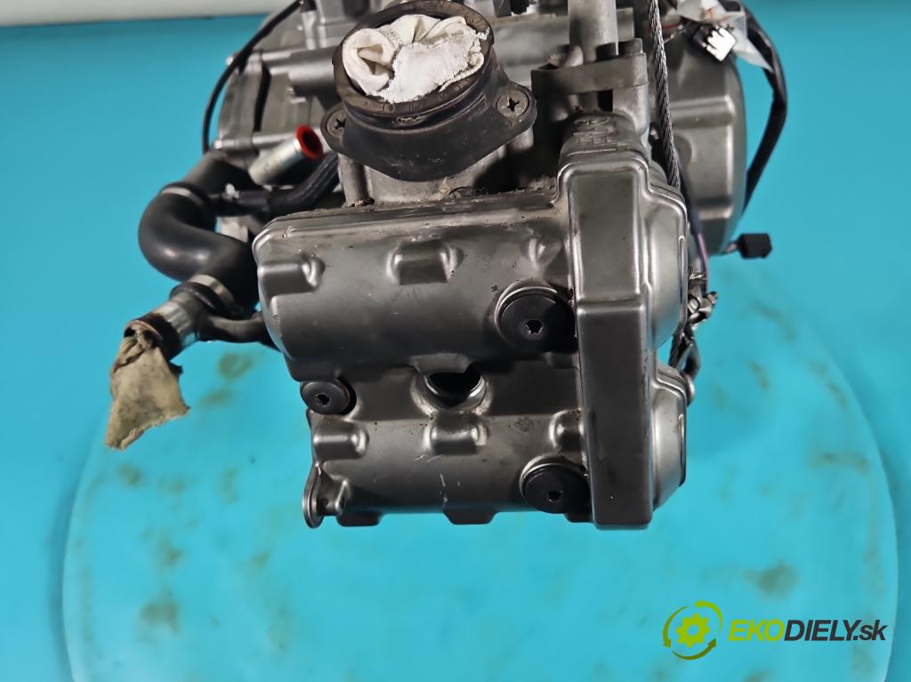 Suzuki SFV650 2009-2016 0.6 V2 72 HP manual 53 kW 645 cm3 2- motor benzín: P511