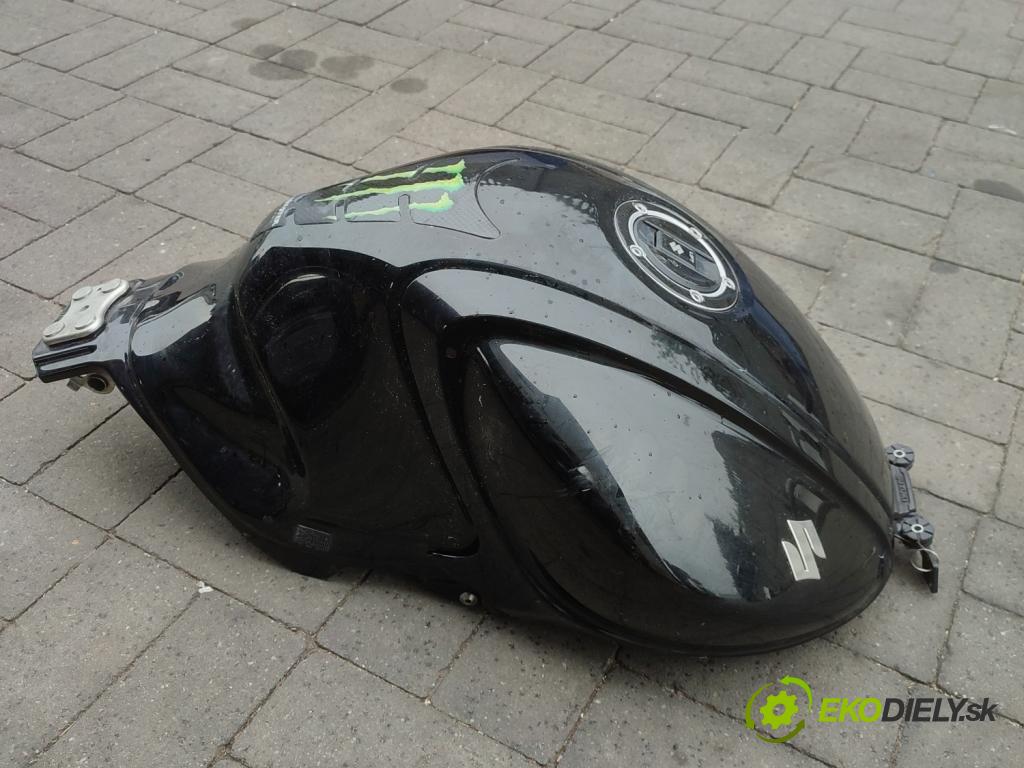 Suzuki SFV650 2009-2016 0.6 V2 72 HP manual 53 kW 645 cm3 2- Nádrž: palivo  (Palivová nádrž)