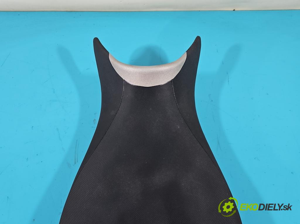 Suzuki SFV650 2009-2016 0.6 V2 72 HP manual 53 kW 645 cm3 2- Sedačka ľavý  (Sedačky, sedadlá)