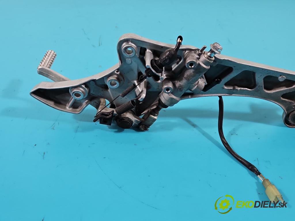 Suzuki SFV650 2009-2016 0.6 V2 72 hp manual 53 kW 645 cm3 2- Upevnění: