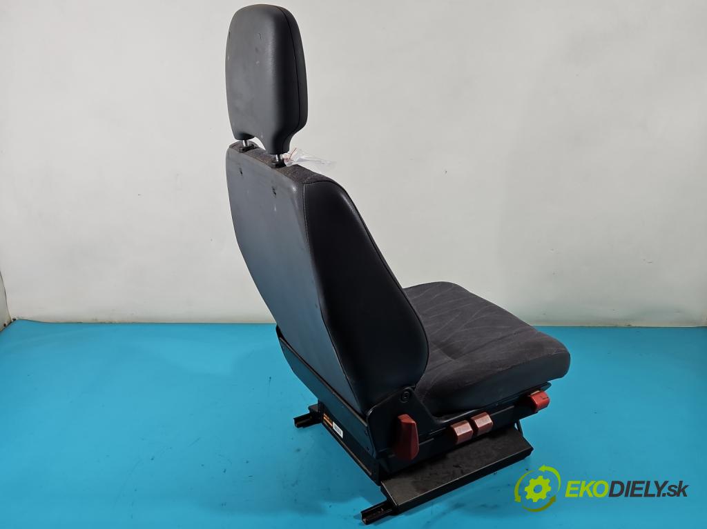 Mercedes Sprinter I 1995-2006 2,2.0 cdi 129 HP manual 95 kW 2148 cm3 5- Sedačka ľavý (Sedačky, sedadlá)