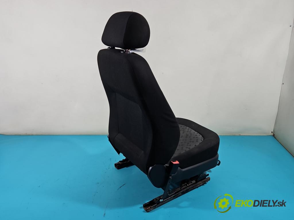 Skoda Fabia I 1999-2007 1.2 12V 64 HP manual 47 kW 1198 cm3 5- Sedačka ľavý  (Sedačky, sedadlá)