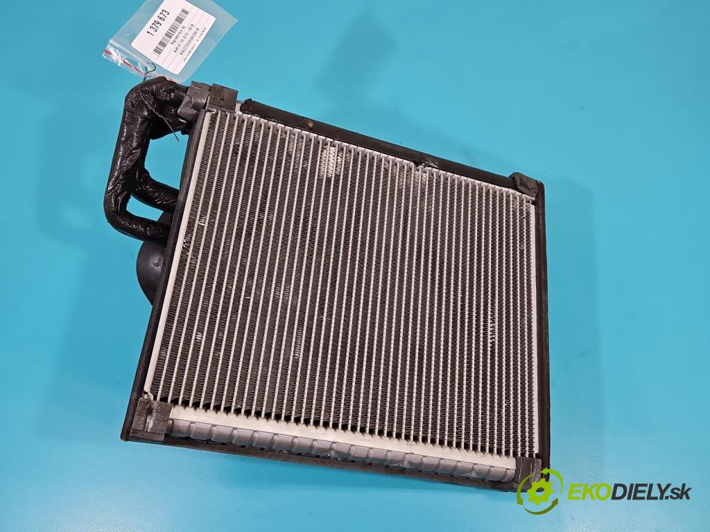 Audi A7 4G 2010-2018 3.0 tdi 272 hp automatic 200 kW 2967 cm3 5- radiátor  (Radiátory topení)