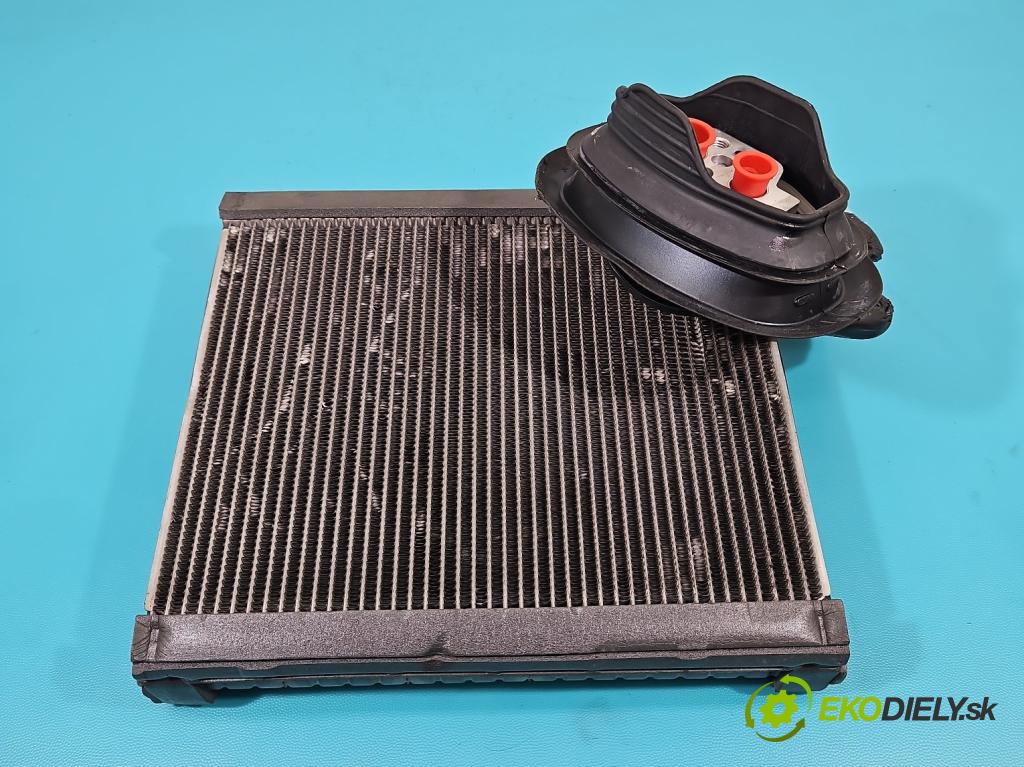Audi A7 4G 2010-2018 3.0 tdi 272 hp automatic 200 kW 2967 cm3 5- radiátor  (Radiátory topení)