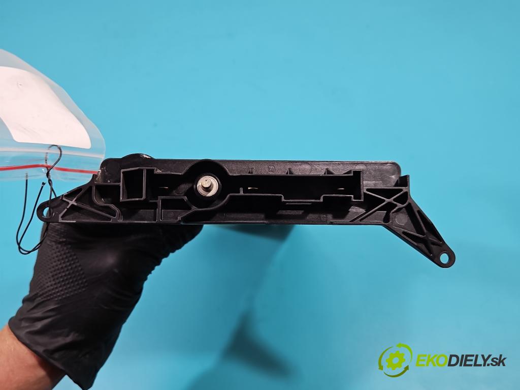 Audi A7 4G 2010-2018 3.0 tdi 272 hp automatic 200 kW 2967 cm3 5- radiátor 4G0819011A (Radiátory topení)