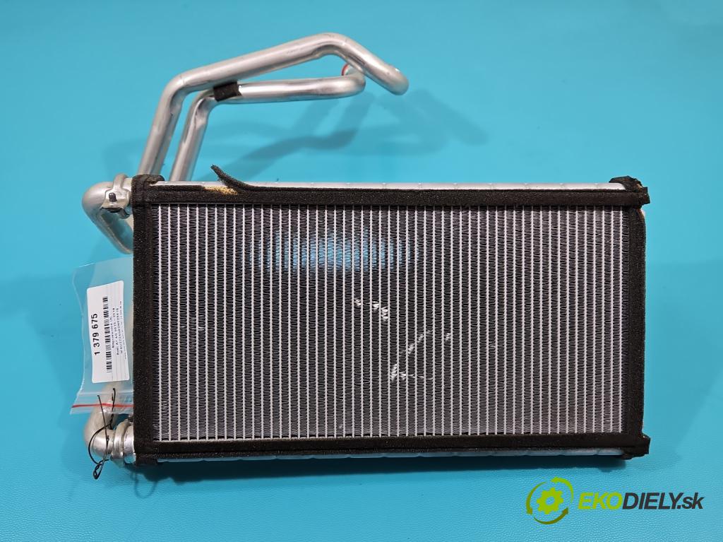 Audi A7 4G 2010-2018 3.0 tdi 272 hp automatic 200 kW 2967 cm3 5- radiátor  (Radiátory topení)