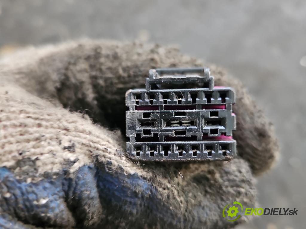 Audi A7 4G 2010-2018 3.0 tdi 272 hp automatic 200 kW 2967 cm3 5- oko tažné  (Tažná zařízení)