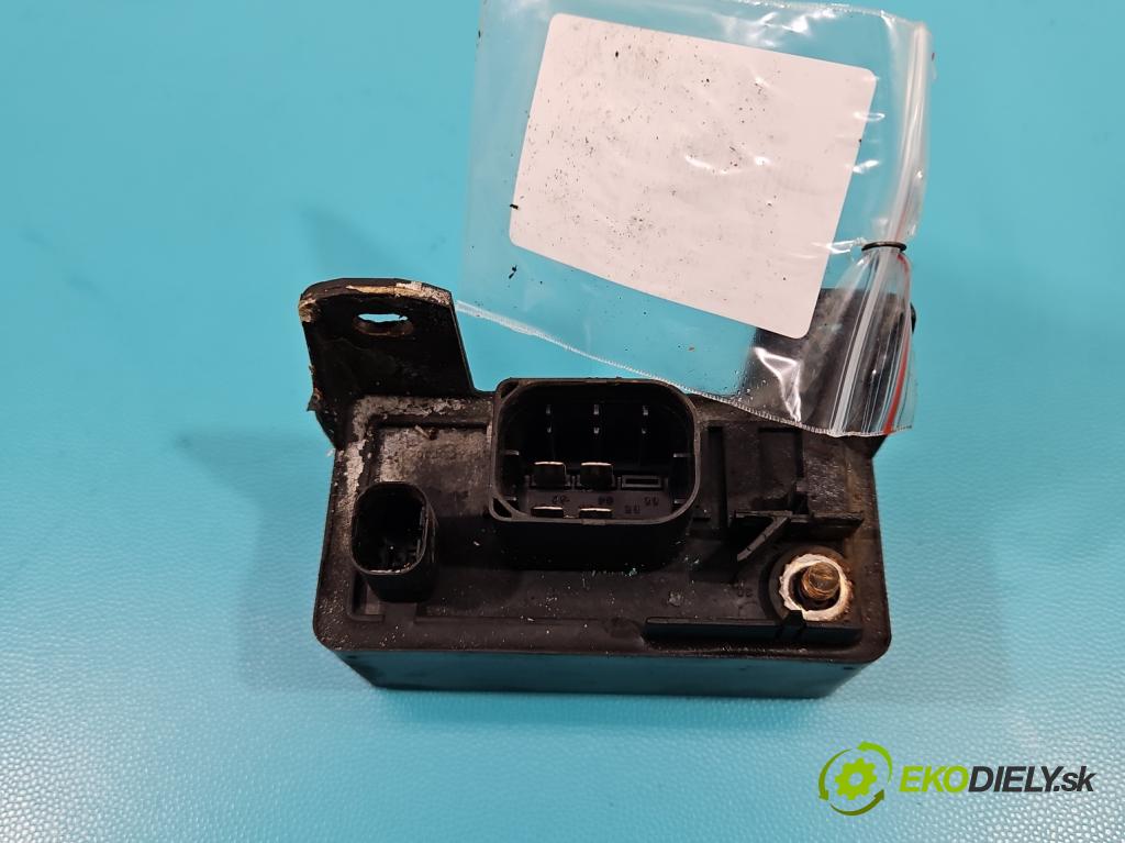 Mercedes Sprinter I 1995-2006 2,2.0 cdi 129 HP manual 95 kW 2148 cm3 5- Relé: svíčky: zařicích:  (Relé)