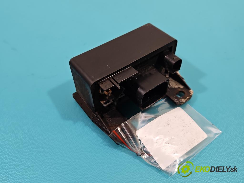 Mercedes Sprinter I 1995-2006 2,2.0 cdi 129 HP manual 95 kW 2148 cm3 5- Relé: svíčky: zařicích:  (Relé)