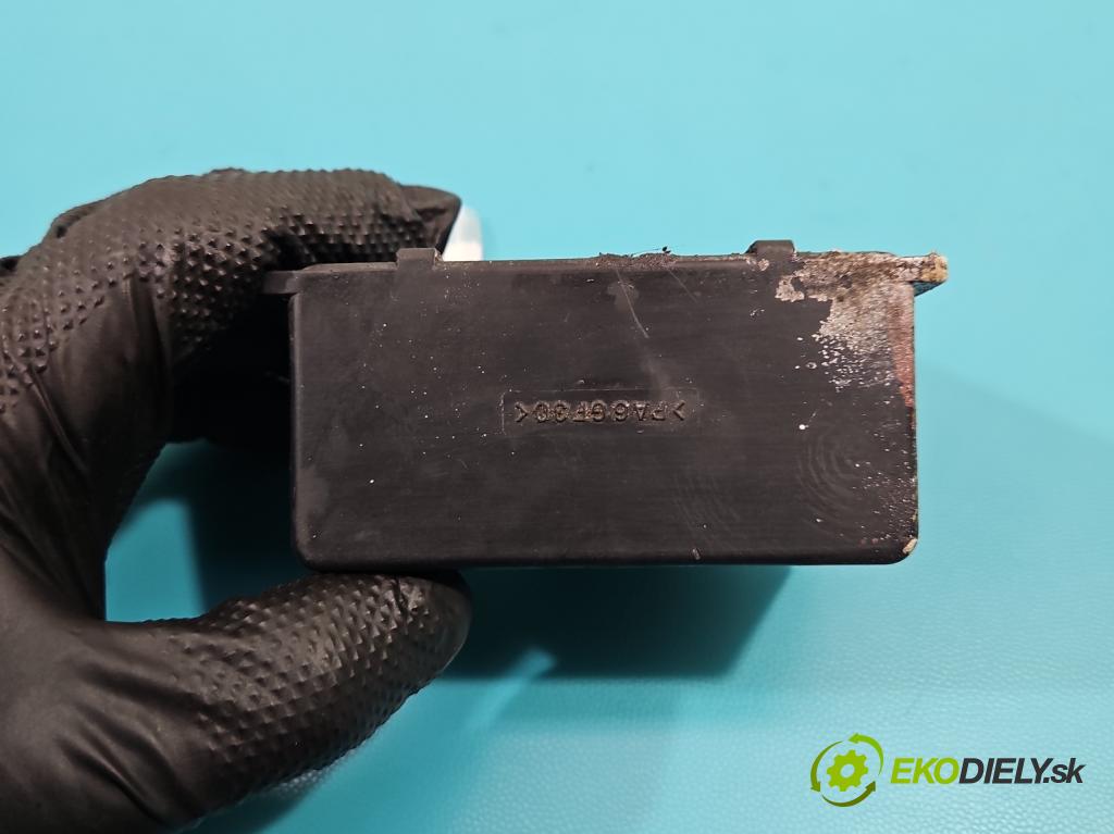 Mercedes Sprinter I 1995-2006 2,2.0 cdi 129 HP manual 95 kW 2148 cm3 5- Relé: svíčky: zařicích:  (Relé)