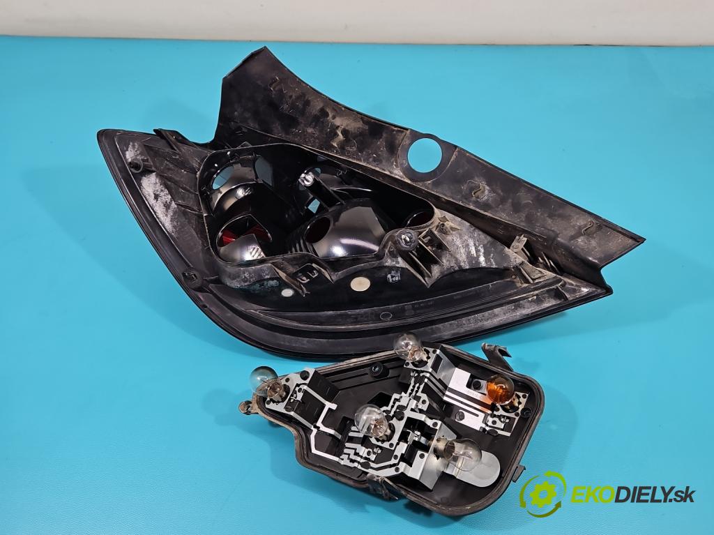 Opel Astra III 2004-2014 1.8 16V 125 hp manual 92 kW 1796 cm3 5- světlo zadní pravé 24-451-837 (Klika dveří ostatní)