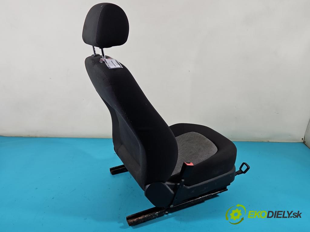 Skoda Fabia I 1999-2007 1.2 12V 64 HP manual 47 kW 1198 cm3 5- Sedačka ľavý  (Sedačky, sedadlá)