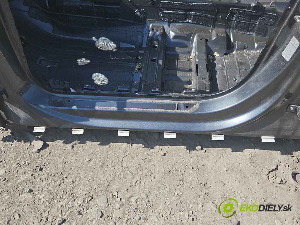 Audi A7 4G 2010-2018 3.0 tdi 272 hp automatic 200 kW 2967 cm3 5- práh levý  (Ostatní)