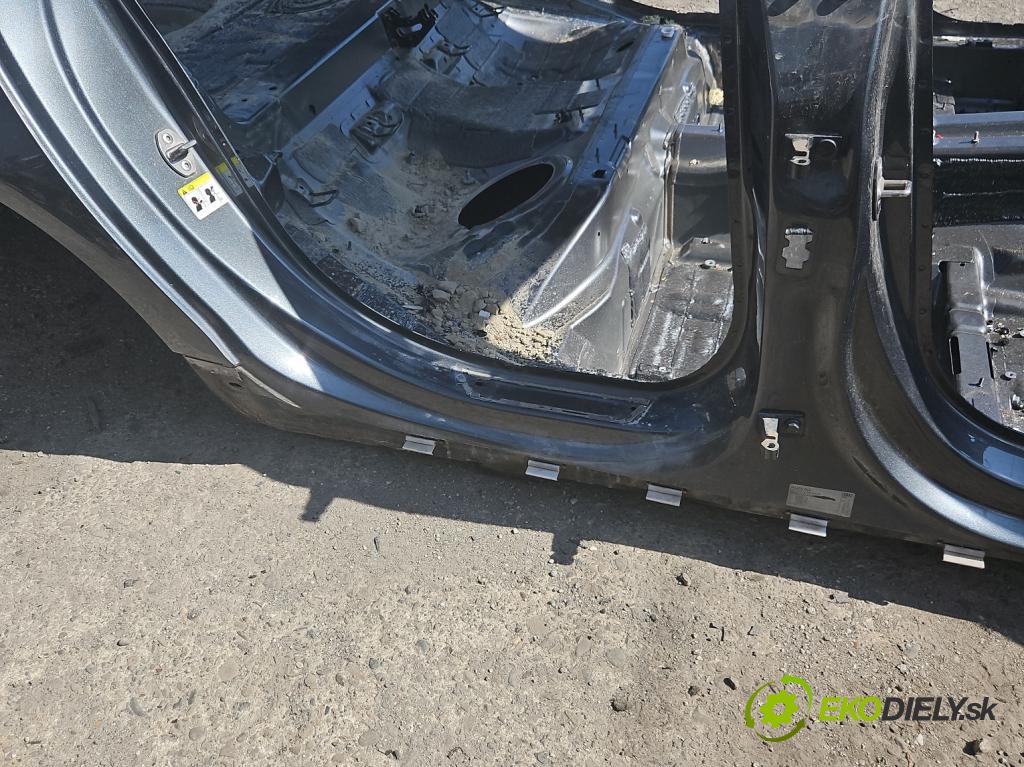 Audi A7 4G 2010-2018 3.0 tdi 272 hp automatic 200 kW 2967 cm3 5- práh pravý  (Ostatní)