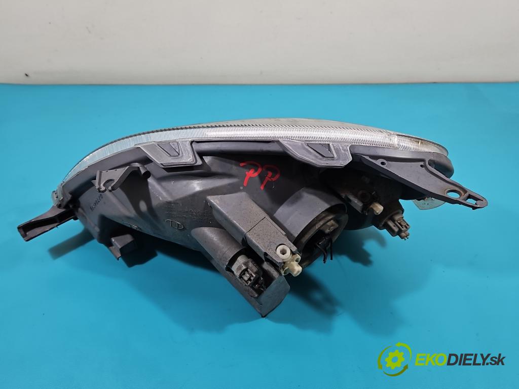 Toyota Yaris I 1999-2005 1.4 D4D 75 HP manual 55 kW 1364 cm3 5- Reflektor: pravý  (Pravé)