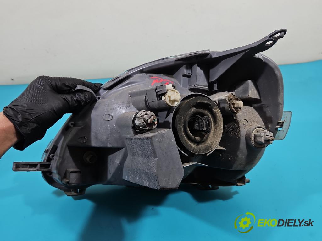 Toyota Yaris I 1999-2005 1.4 D4D 75 HP manual 55 kW 1364 cm3 5- Reflektor: pravý  (Pravé)