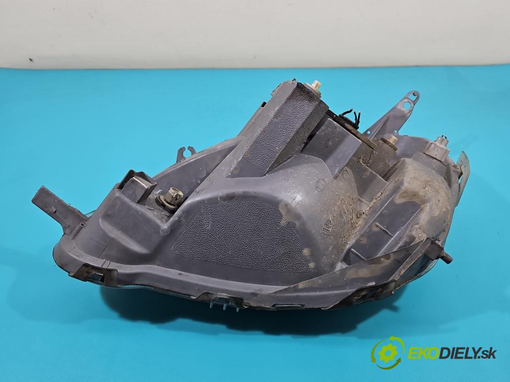 Toyota Yaris I 1999-2005 1.4 D4D 75 HP manual 55 kW 1364 cm3 5- Reflektor: pravý  (Pravé)