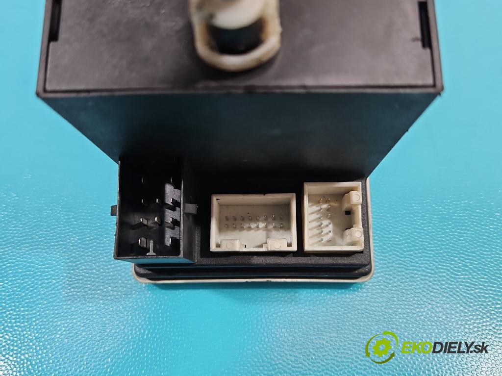 Audi A3 8L 1996-2003 1.8 20V 125 HP manual 92 kW 1781 cm3 3- Centrální: zámek: 8L0862257E