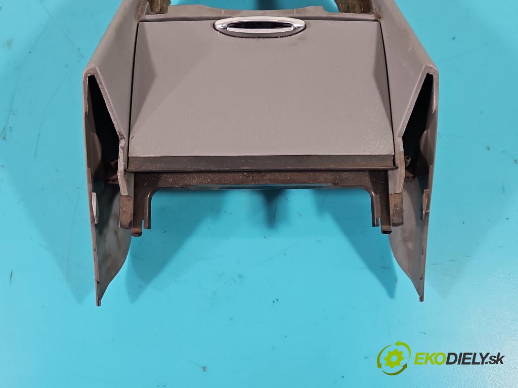 Suzuki Grand Vitara I 1998-2005 2.0d 109 HP manual 80 kW 1997 cm3 5- Rukojeť: na nápoje: 75820-50J00 (Úchyty, držiaky na nápoje)