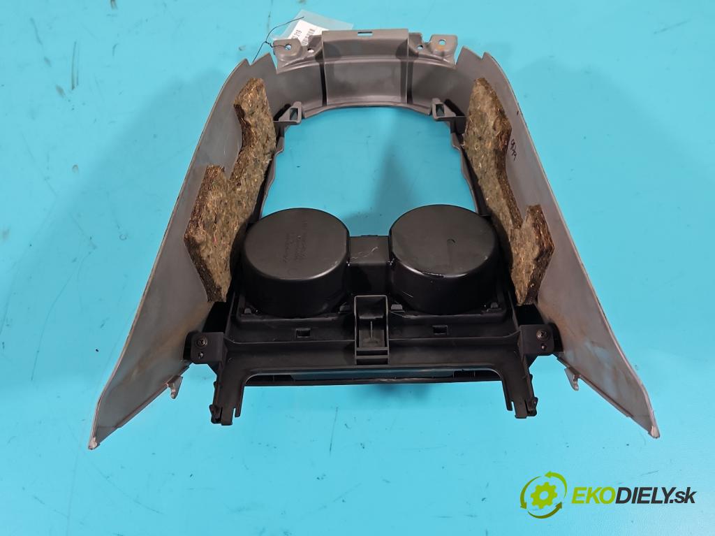 Suzuki Grand Vitara I 1998-2005 2.0d 109 HP manual 80 kW 1997 cm3 5- Rukojeť: na nápoje: 75820-50J00 (Úchyty, držiaky na nápoje)