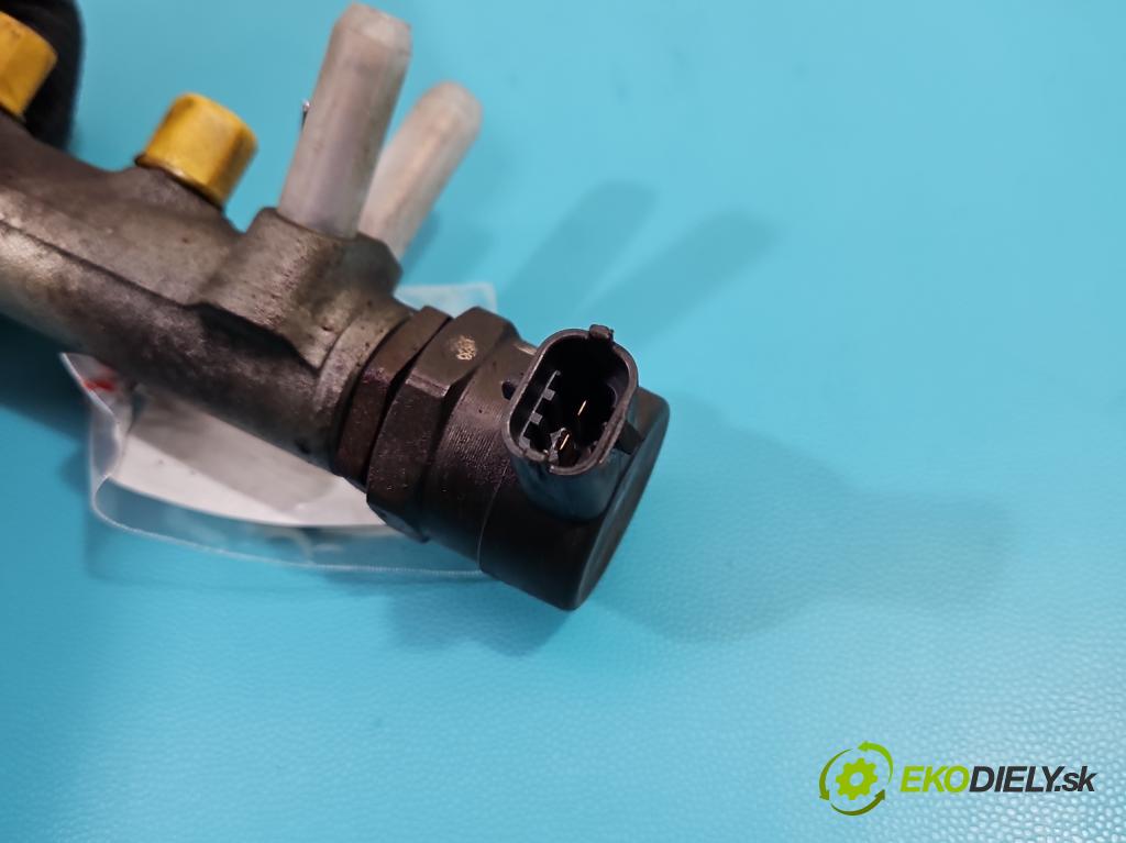 Toyota Yaris I 1999-2005 1.4 D4D 75 HP manual 55 kW 1364 cm3 5- lišta vstrekovacia 0445214032 (Vstrekovacie lišty)