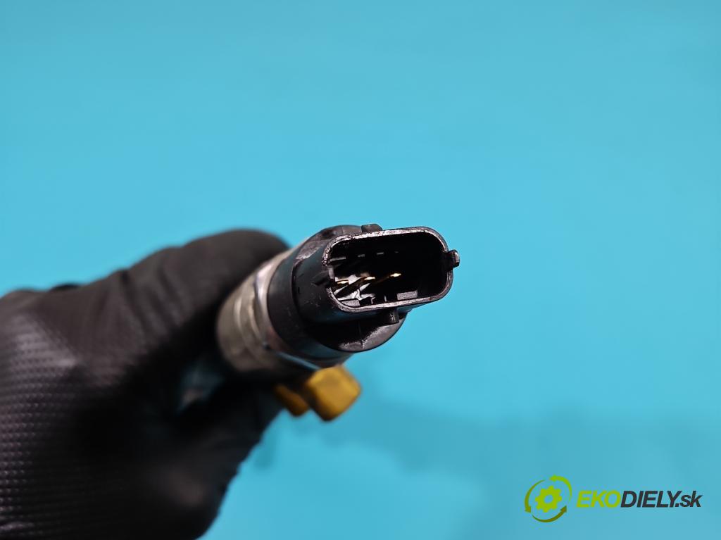 Toyota Yaris I 1999-2005 1.4 D4D 75 HP manual 55 kW 1364 cm3 5- lišta vstrekovacia 0445214032 (Vstrekovacie lišty)