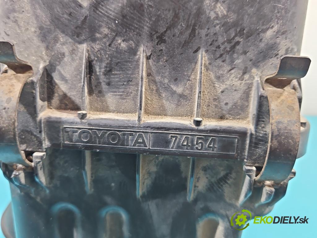 Toyota Rav4 I 1994-2000 2.0 16V 129 HP manual 95 kW 1998 cm3 5- obal filtra vzduchu 17701-74261 (Obaly filtrov vzduchu)