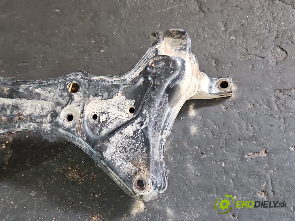 Toyota Rav4 I 1994-2000 2.0 16V 129 HP manual 95 kW 1998 cm3 5- výstuha motora