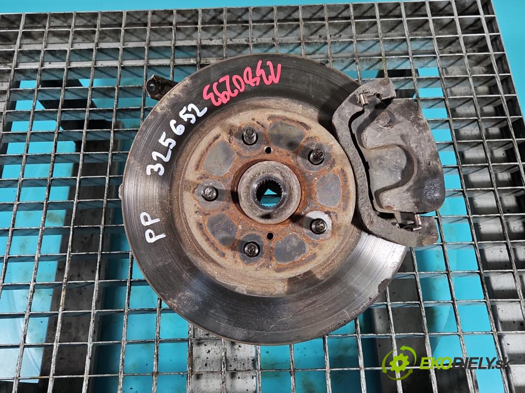 Toyota Rav4 I 1994-2000 2.0 16V 129 HP manual 95 kW 1998 cm3 5- náboj pravé  (Náboje)