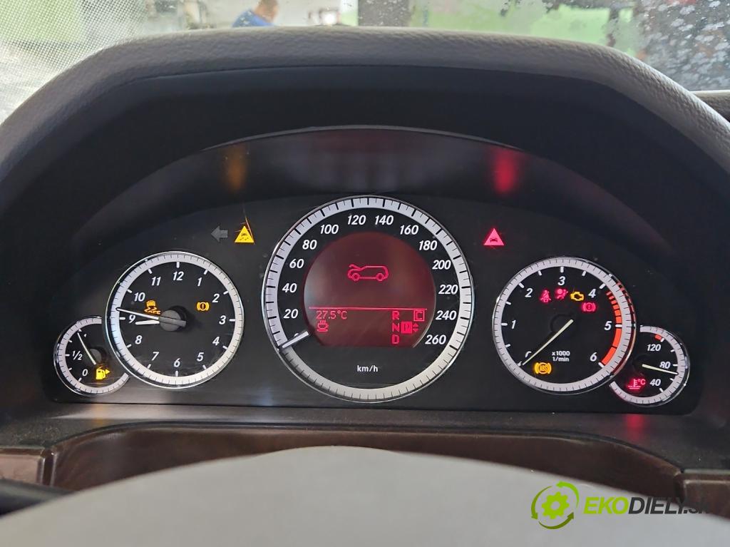 Mercedes E W212 2009-2016 3.0 cdi V6 204 HP automatic 150 kW 2987 cm3 5- prístrojovka/ budíky A2129004104 (Prístrojové dosky, displeje)