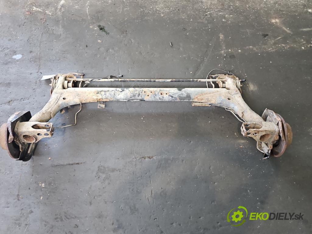 Audi A4 B5 1994-2001 1.8 20V 125 hp manual 92 kW 1781 cm3 4- zadní výztuha  (Výztuhy zadní)