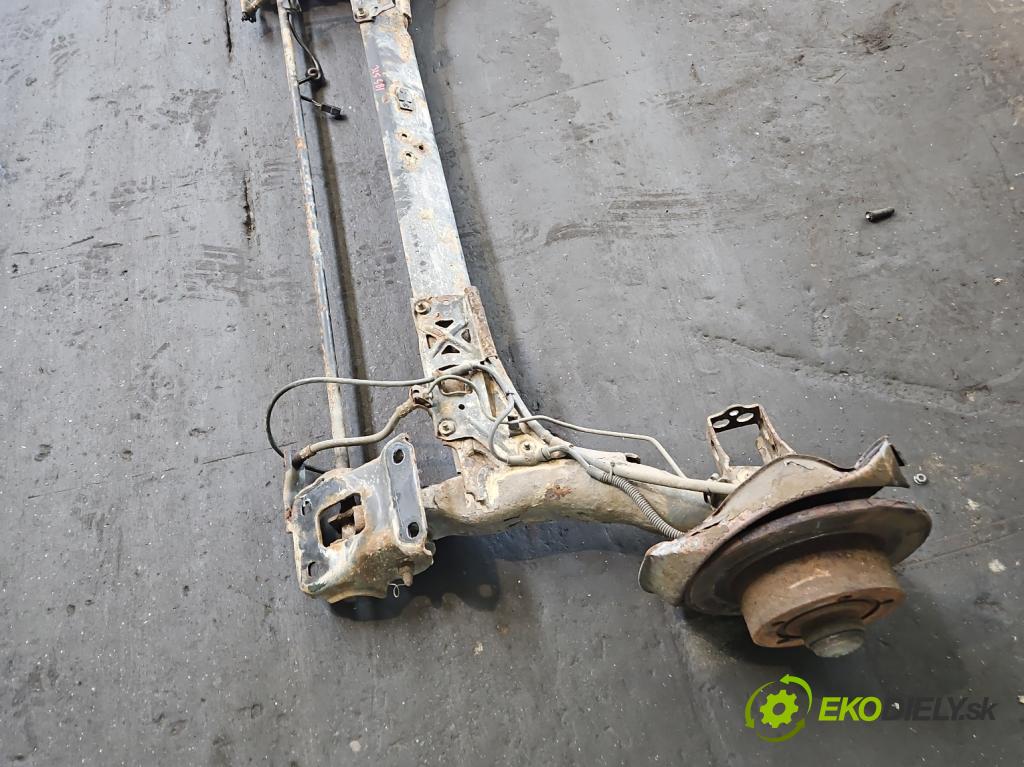 Audi A4 B5 1994-2001 1.8 20V 125 hp manual 92 kW 1781 cm3 4- zadní výztuha  (Výztuhy zadní)