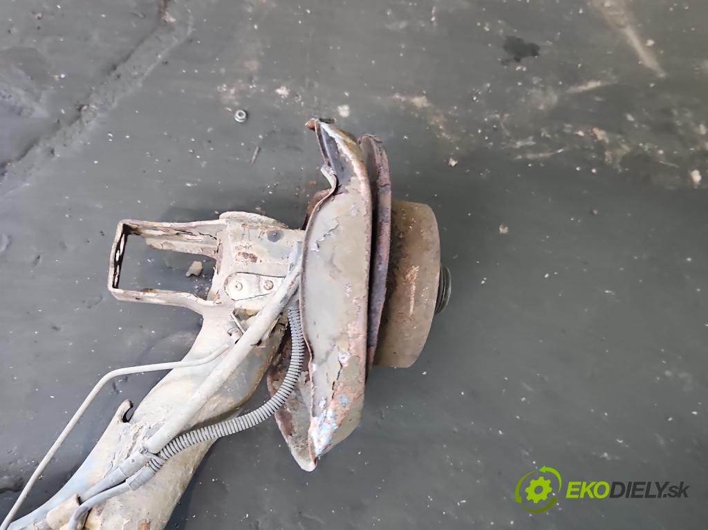 Audi A4 B5 1994-2001 1.8 20V 125 hp manual 92 kW 1781 cm3 4- zadní výztuha  (Výztuhy zadní)