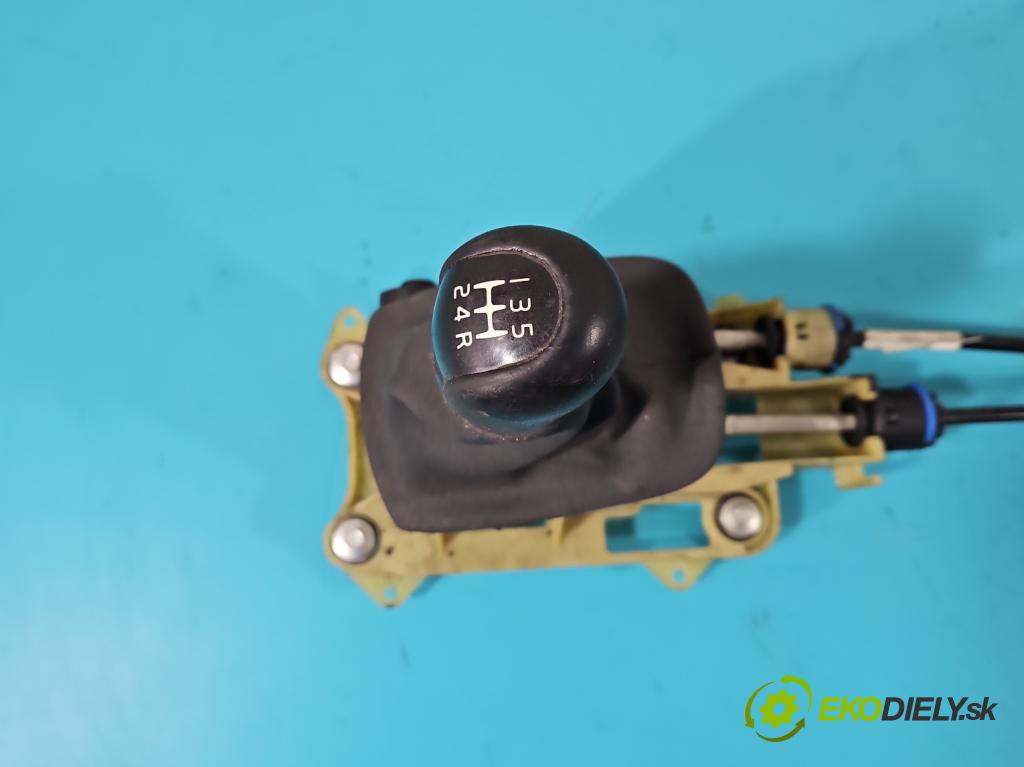 Volvo V50 2.0d 136 HP manual 100 kW 1997 cm3 5- Páka: Změny: stupeň,rýchlosť 30759106 (Rýchlostné páky / kulisy)