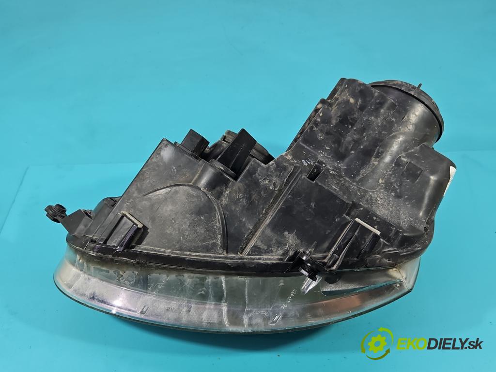 Vw Golf V 2003-2009 1.6 SR 102 HP manual 75 kW 1595 cm3 5- Reflektor: pravý 1K6941006P (Pravé)